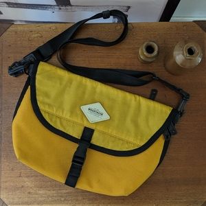 SALE 🍂 Yellow sling/cross body bag